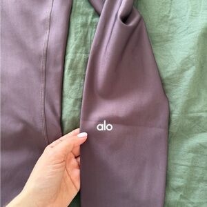 ALO Yoga 7/8 High-Waist Airlift Legging in Raisin